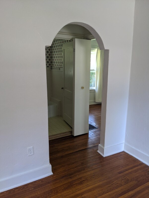 Building Photo - 613 Rundell St
