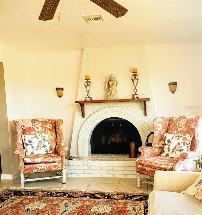 Building Photo - 1335 Cambridge Dr