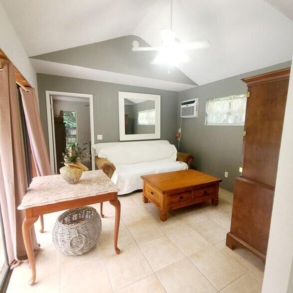 Building Photo - 4949 Belvedere Rd