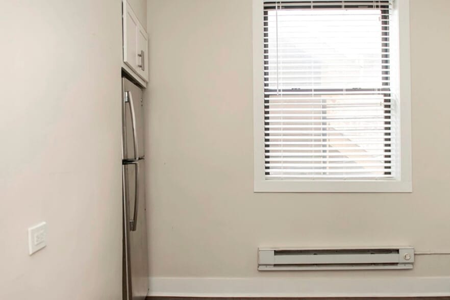 Building Photo - 917 W Waveland Ave