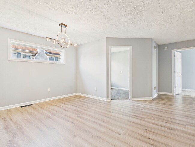 Building Photo - Beautiful Spacious Single Family in Blue Meadow Farms