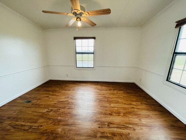 Building Photo - 3 BR, 2 BA doublewide in Pikeville school district