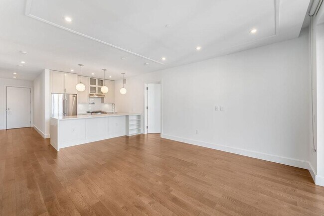 Building Photo - 372 9th St