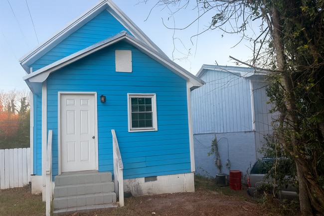 Building Photo - 346 Pittman St