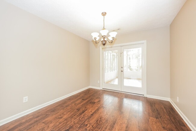 Building Photo - 317 Hunters Chase Dr