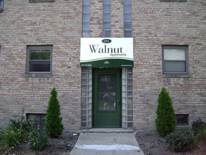 Primary Photo - Walnut Apartments
