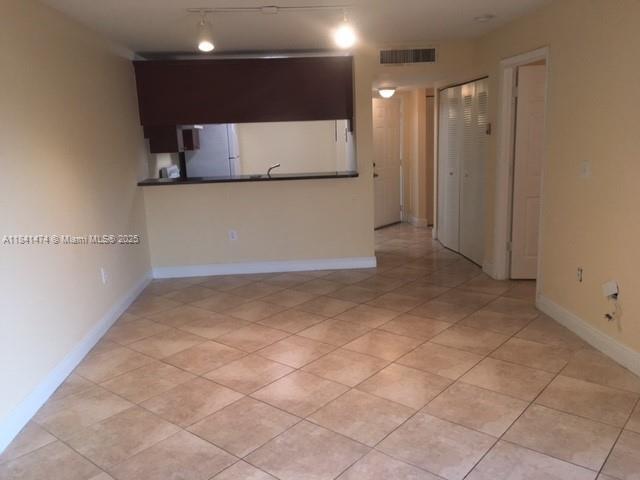 Building Photo - 9855 Nob Hill Ln