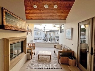 Building Photo - 601 Poinsettia Ave