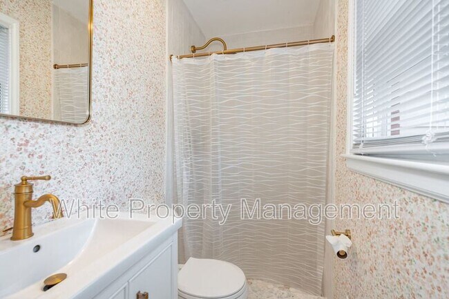 Building Photo - 7726 Wallace Ln