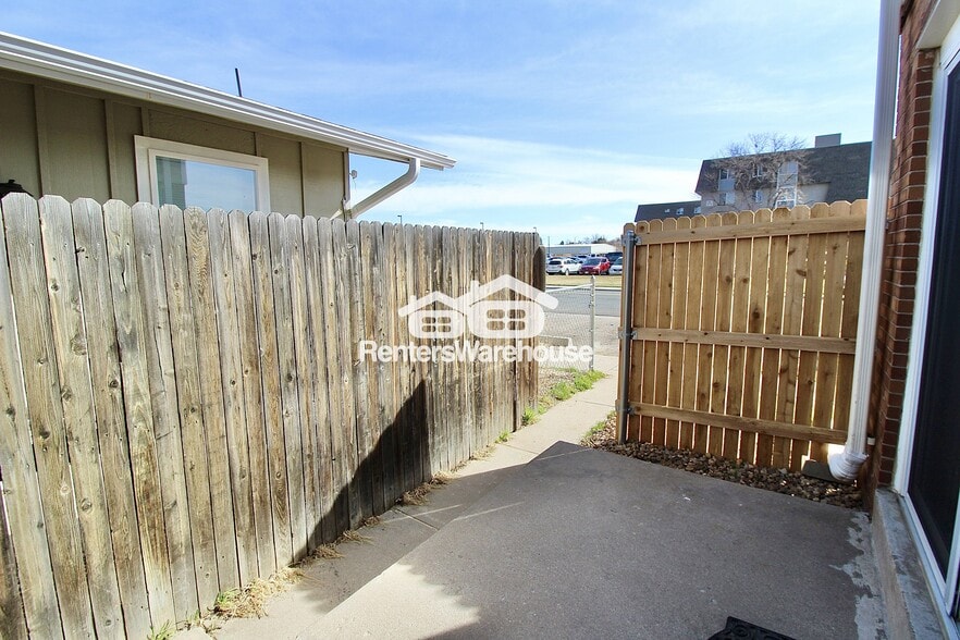 Building Photo - 85 S 18th Ave