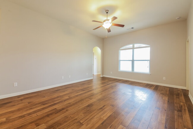 Building Photo - 1808 Sweet Gum Dr