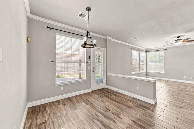 Building Photo - 1600 Viki Lynn Ct
