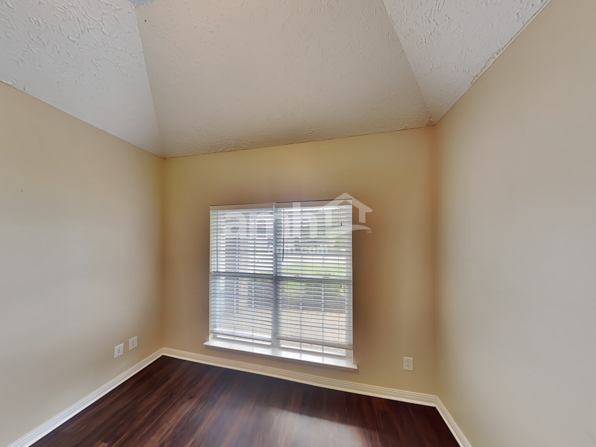 Building Photo - 1308 Oakhall Ln