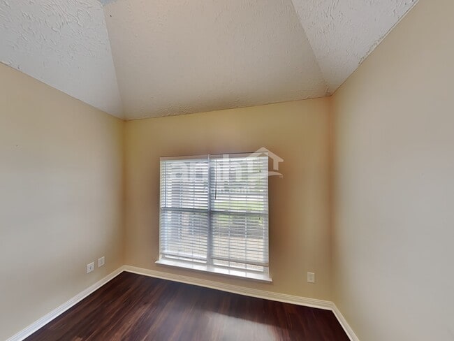 Building Photo - 1308 Oakhall Ln