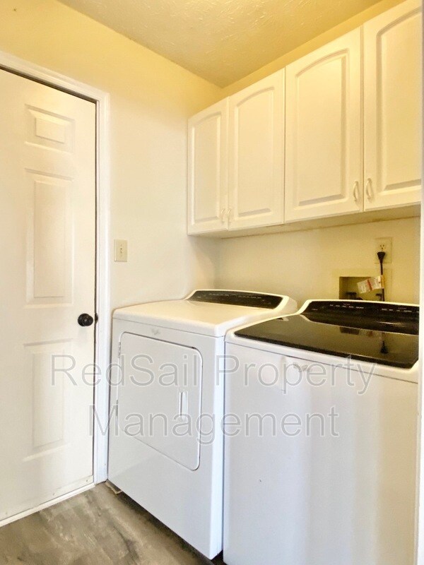 Building Photo - 707 Mandy Trail