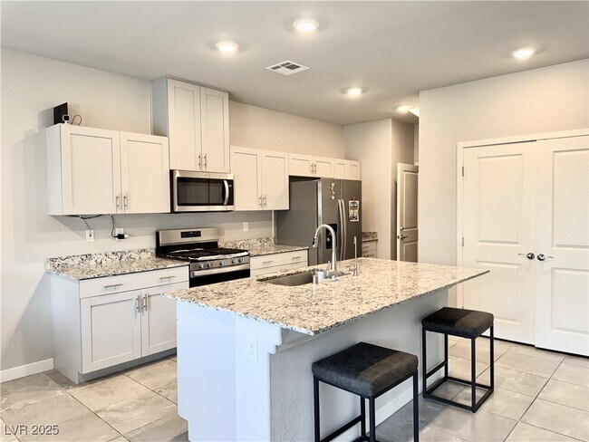 Building Photo - 7848 Pink Opal Ave