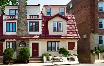 Building Photo - 129 Sutherland Rd