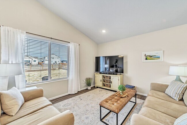Building Photo - 13170 Valley Peak Dr