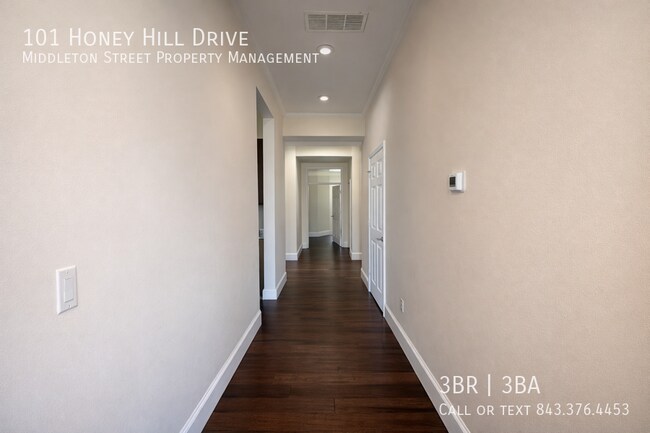 Building Photo - 101 Honey Hill Dr