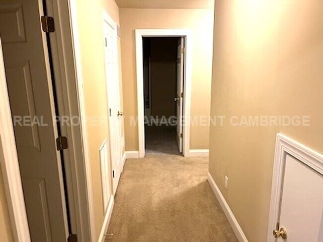 Building Photo - Hamby Oaks Basement For Rent!