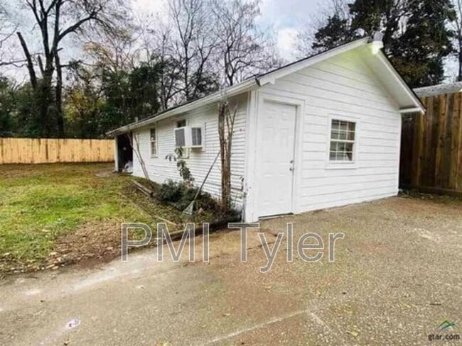 Building Photo - 1115 S Robertson Ave