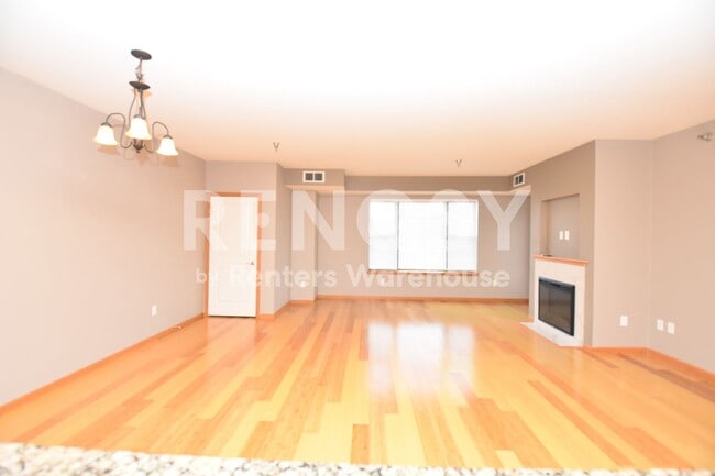 Building Photo - 1155 Ford Rd