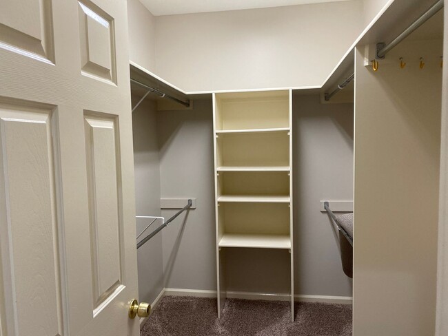 Building Photo - Great Location, close to Everything Harbor Town. Overlooks pond Beautiful view!  Pets allowed wit...