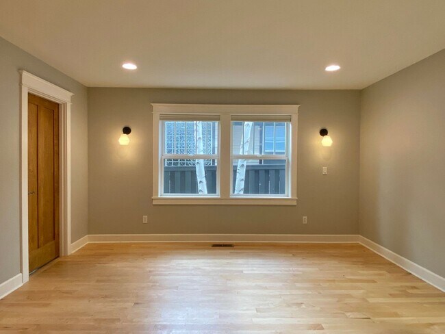 Building Photo - Northwest Crossing Gem! Bonus Office and F...