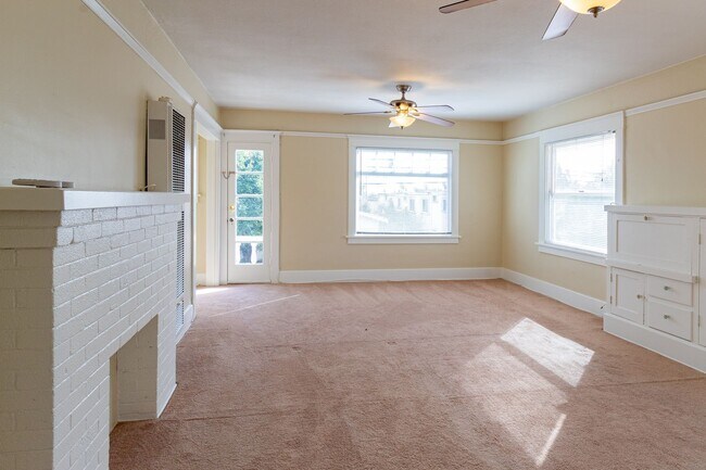Interior Photo - 1109-1125 Loma Ave