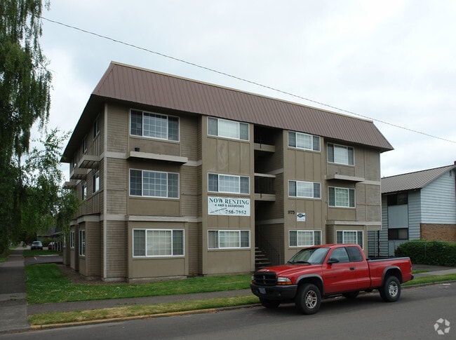 Primary Photo - 975 NW Garfield Ave