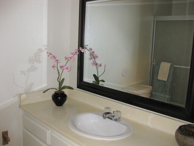 Building Photo - 18530 Hatteras St