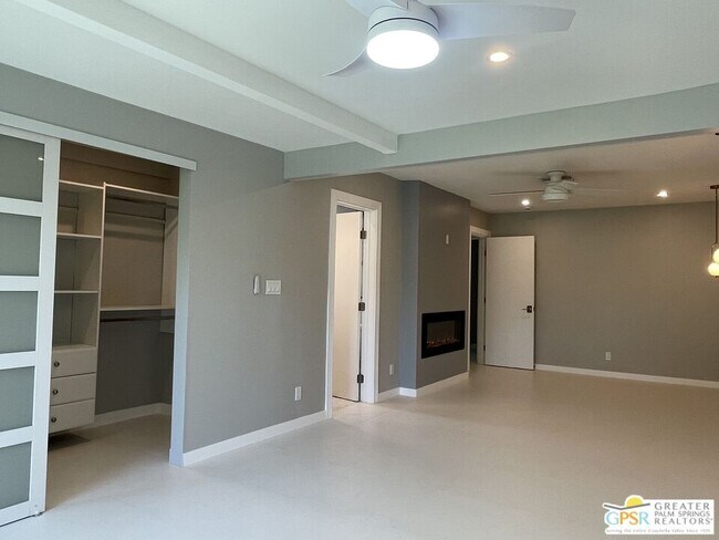 Building Photo - 505 E Molino Rd