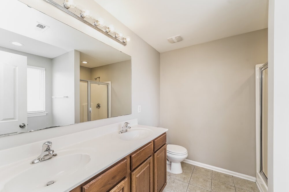 Building Photo - 620 Wrayhill Dr