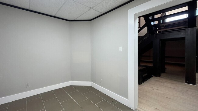 Building Photo - 9220 Rasmus Dr