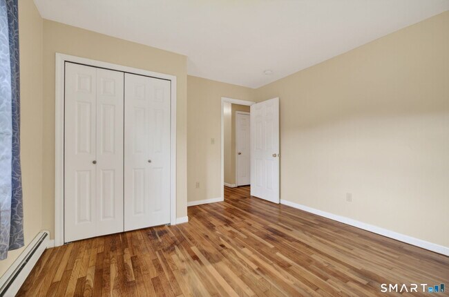 Building Photo - 121 Cherry Hill Rd