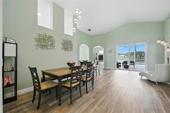 Building Photo - 13201 Luxbury Loop