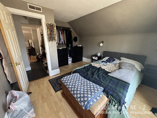 Building Photo - 1504 4th St NE