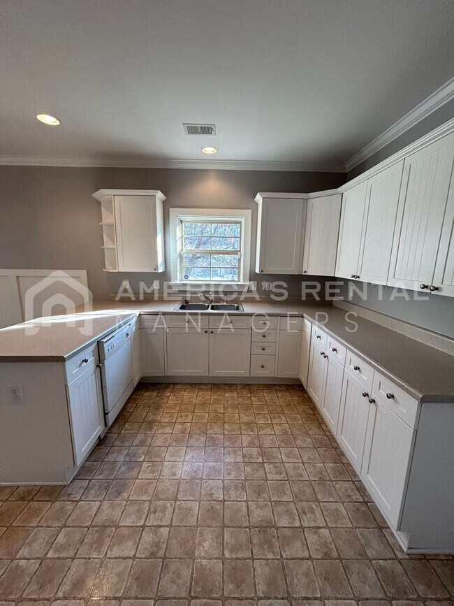 Building Photo - Home for rent in Hoover! Available to View Now!