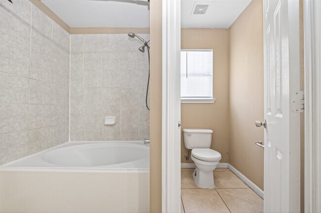 Building Photo - 15515 Waldron Cir