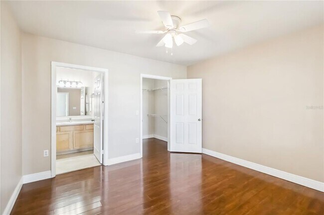 Building Photo - 1025 Villagio Cir