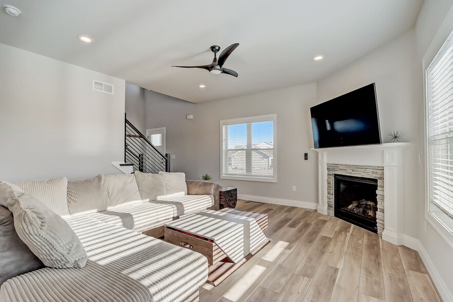 Building Photo - 6549 Pleasant Prairie Dr