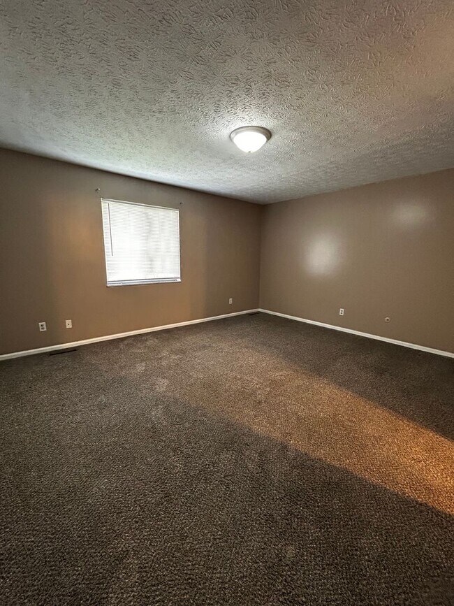 Building Photo - 5953 Rock Glen Ct