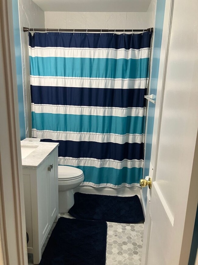 Building Photo - Close to Aggieville & K-State! **Lease from 8/7/26-7/31/27 ONLY!!**