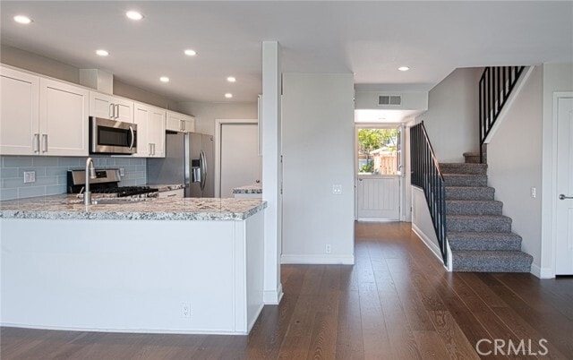 Building Photo - 206 Avenida Adobe
