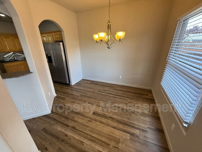 Building Photo - 927 Tieran Ct NE