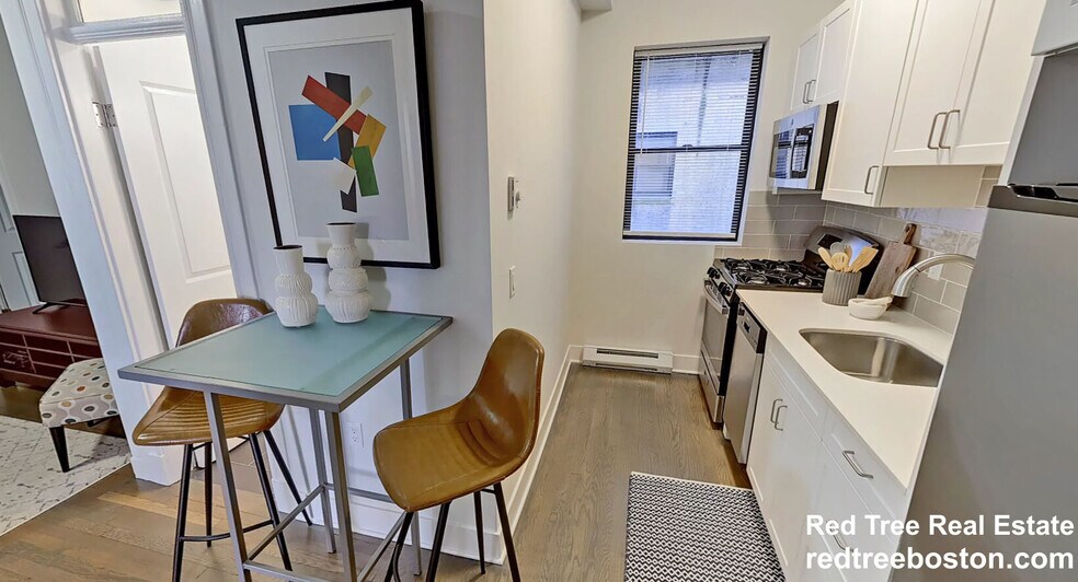 Building Photo - 81 Park Dr