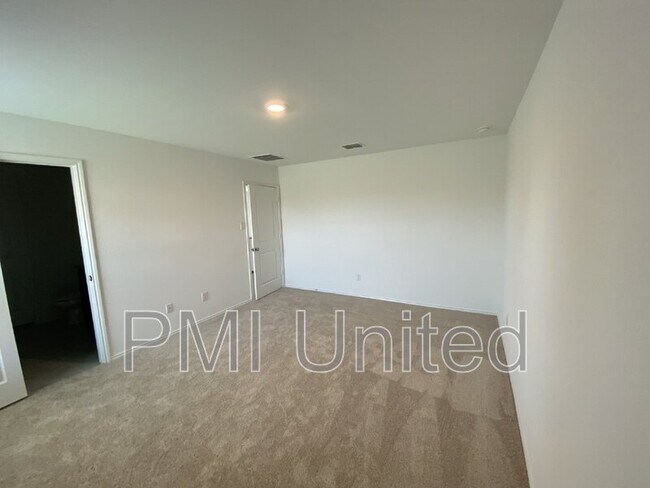 Building Photo - 1361 Plum Rd