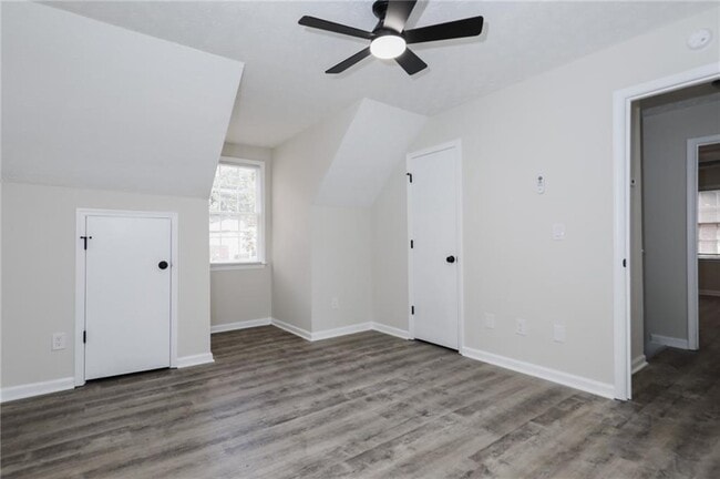 Building Photo - 5343 Ridgemere Ct