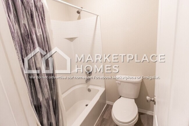 Building Photo - 3533 Wild Horse Rd NE