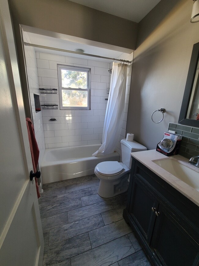 Building Photo - 35 5th Ave